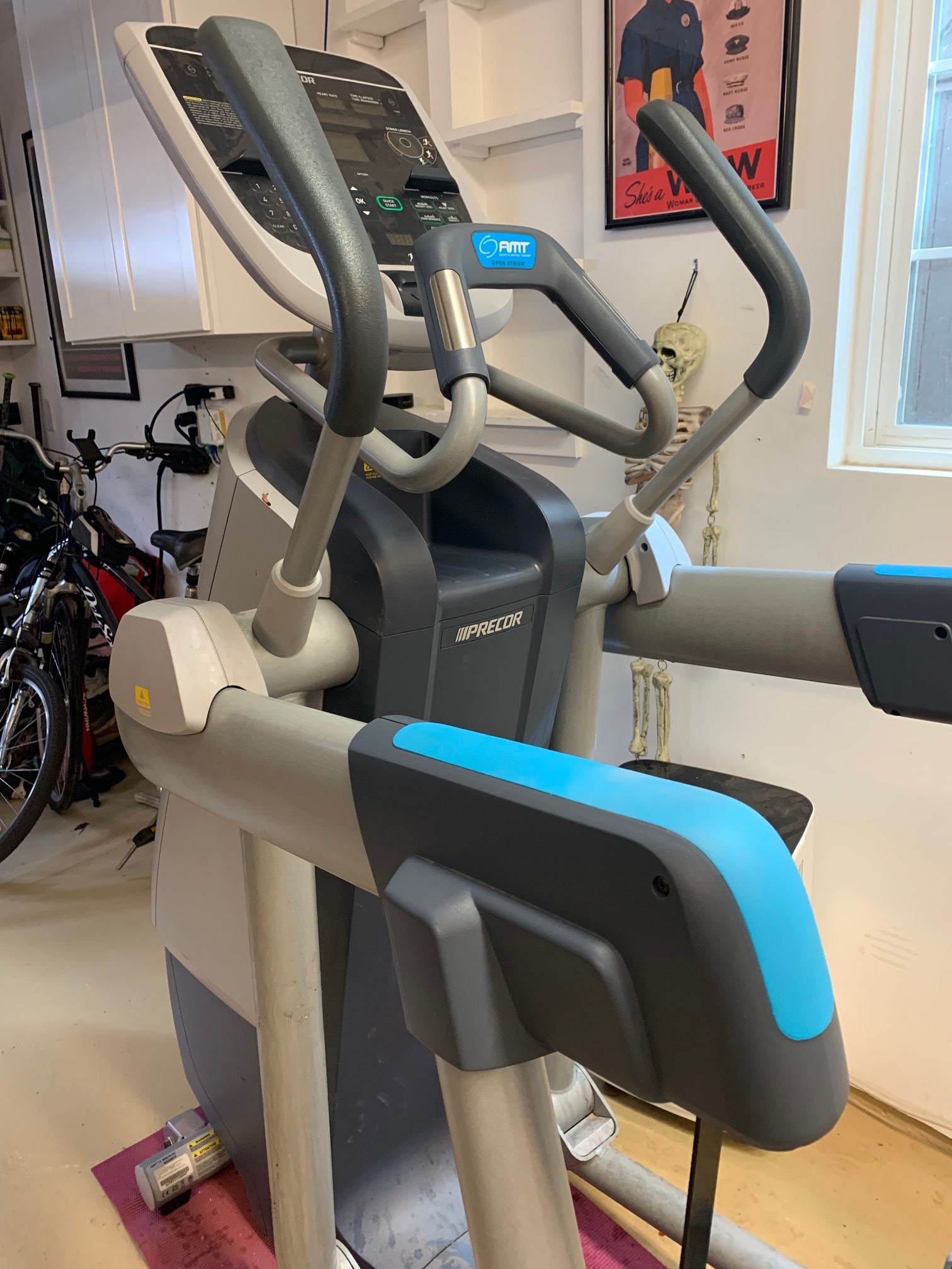 Precor AMT 835 Open Stride