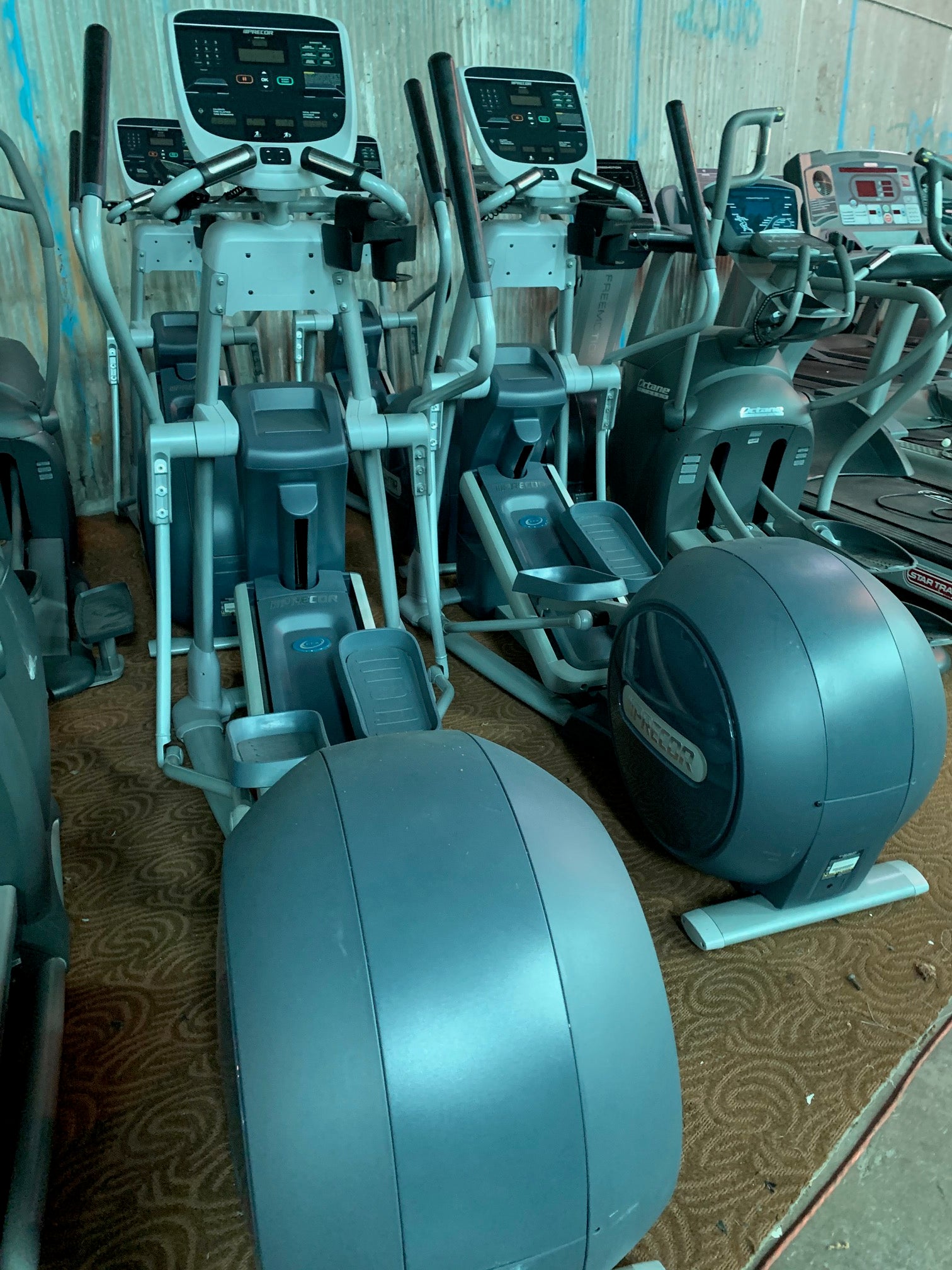 Precor EFX 835